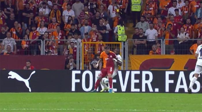 Trioda Galatasaray - Kasımpaşa maçının tartışmalı pozisyonları değerlendirildi: Faul beklenen gol anı, iptal edilen ve verilen penaltılar...