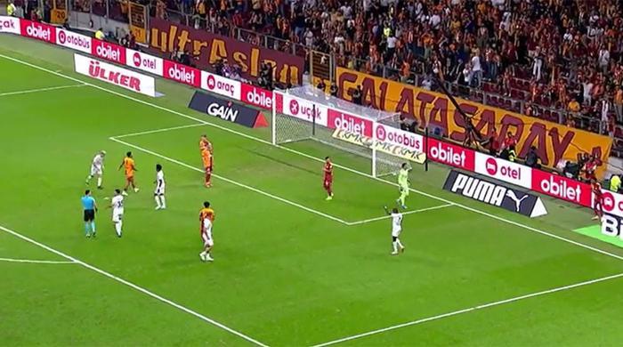 Trioda Galatasaray - Kasımpaşa maçının tartışmalı pozisyonları değerlendirildi: Faul beklenen gol anı, iptal edilen ve verilen penaltılar...