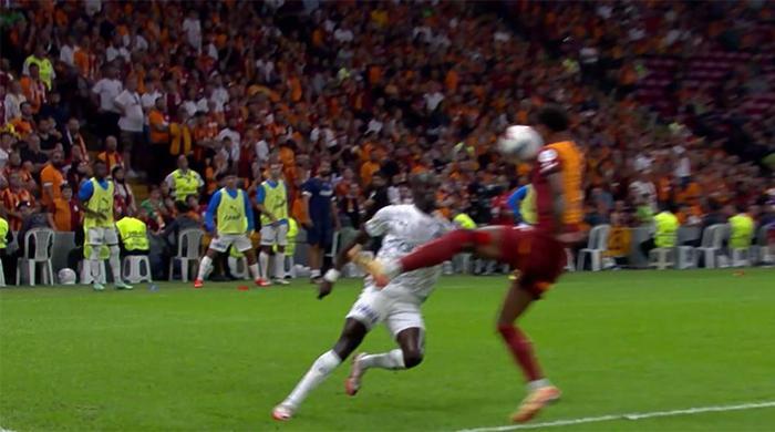 Trioda Galatasaray - Kasımpaşa maçının tartışmalı pozisyonları değerlendirildi: Faul beklenen gol anı, iptal edilen ve verilen penaltılar...