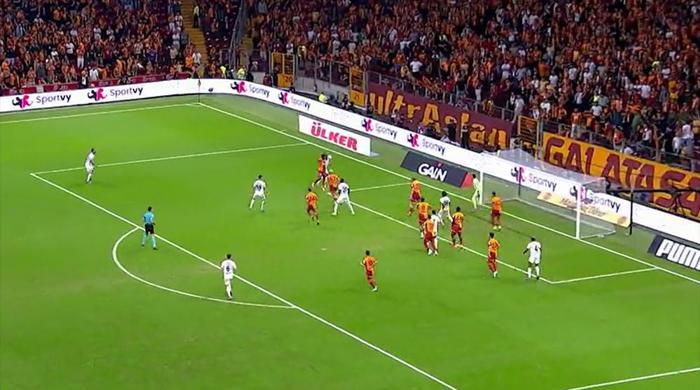 Trioda Galatasaray - Kasımpaşa maçının tartışmalı pozisyonları değerlendirildi: Faul beklenen gol anı, iptal edilen ve verilen penaltılar...