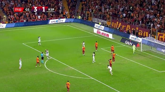 Trioda Galatasaray - Kasımpaşa maçının tartışmalı pozisyonları değerlendirildi: Faul beklenen gol anı, iptal edilen ve verilen penaltılar...