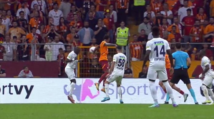 Trioda Galatasaray - Kasımpaşa maçının tartışmalı pozisyonları değerlendirildi: Faul beklenen gol anı, iptal edilen ve verilen penaltılar...
