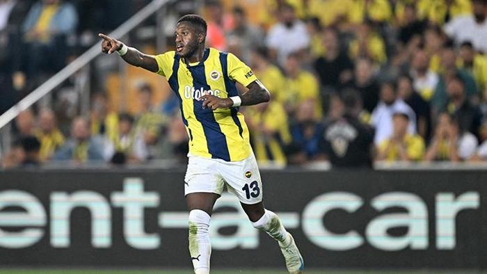 FRED 11'E DÖNEBİLİR
Hollanda’daki karşılaşmada Jose Mourinho’nun İsmail Yüksek’i kulübeye çekip, Fred’i ilk 11’de görevlendirmesi bekleniyor. Bunun dışında bir değişiklik beklenmiyor. Kanarya’da Kostic, Levent, Bartuğ, Oğuz gibi oyuncular, isimleri UEFA’ya bildirilen kadroda yer almadığı için Twente deplasmanında sahne alamayacak.