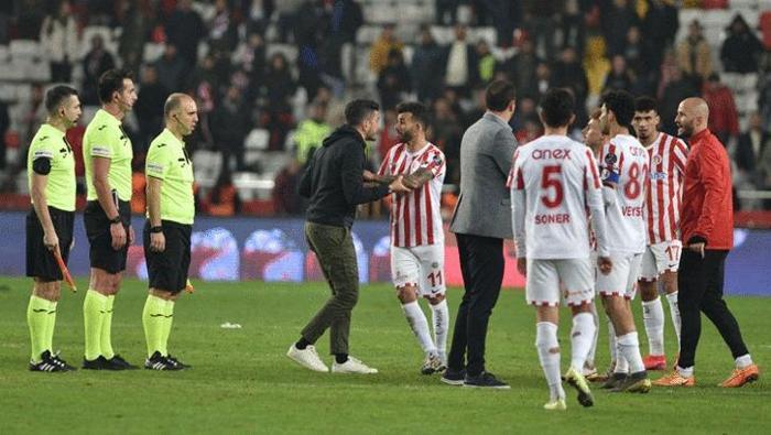Fenerbahçe kolları sıvadı TFFye 5 maddelik hakem dosyası