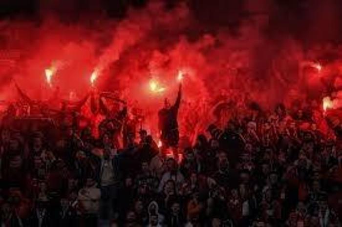 60 BİN TARAFTAR...