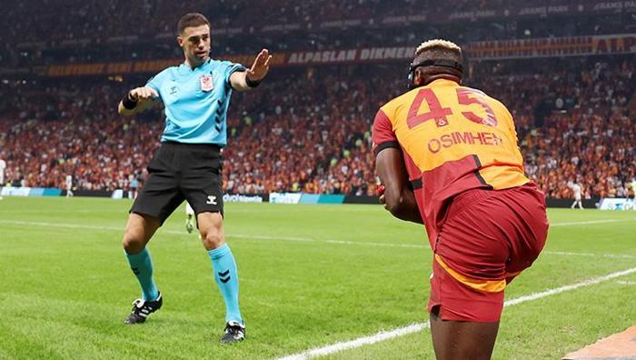 KASIMPAŞA MAÇINDA OSIMHEN ŞOKU YAŞANMIŞTI