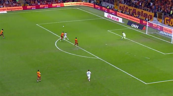 Trioda Galatasaray - Alanyaspor maçının tartışmalı pozisyonları değerlendirildi: Kırmızı kart ve penaltı beklenen anlar