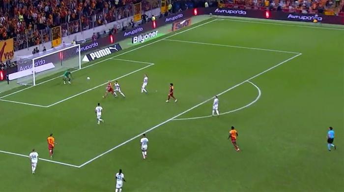 Trioda Galatasaray - Alanyaspor maçının tartışmalı pozisyonları değerlendirildi: Kırmızı kart ve penaltı beklenen anlar