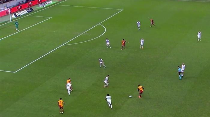 Trioda Galatasaray - Alanyaspor maçının tartışmalı pozisyonları değerlendirildi: Kırmızı kart ve penaltı beklenen anlar