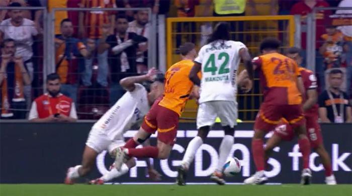 Trioda Galatasaray - Alanyaspor maçının tartışmalı pozisyonları değerlendirildi: Kırmızı kart ve penaltı beklenen anlar