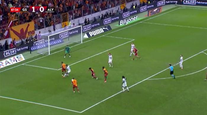 Trioda Galatasaray - Alanyaspor maçının tartışmalı pozisyonları değerlendirildi: Kırmızı kart ve penaltı beklenen anlar