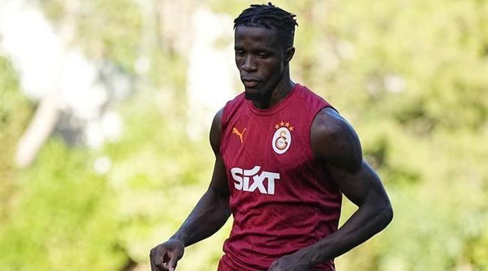 FRANSIZLAR YERDEN YERE VURDU