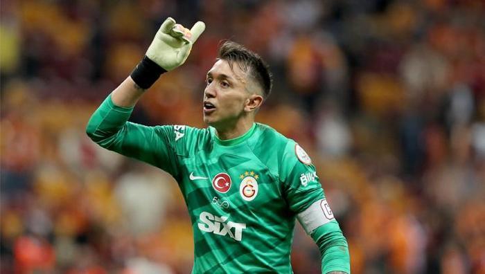 Fernando Muslera da Mbappenin izinden gitti: Kulüp satın aldı, başkan oldu