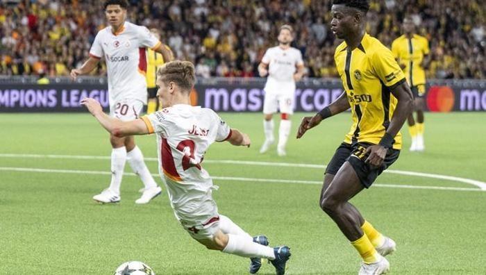 UNİTED MAÇINDA DİKKAT ÇEKTİ
Oyuncu, geçen sezon FC Kopenhag'ın Danimarka'nın başkenti Kopenhag'da, Manchester United'ı yenerek Şampiyonlar Ligi eleme turlarına yükselmesinde etkili bir performans gösteren ve geçen yaz 7,5 milyon sterline Galatasaray'a transfer olmuştu.