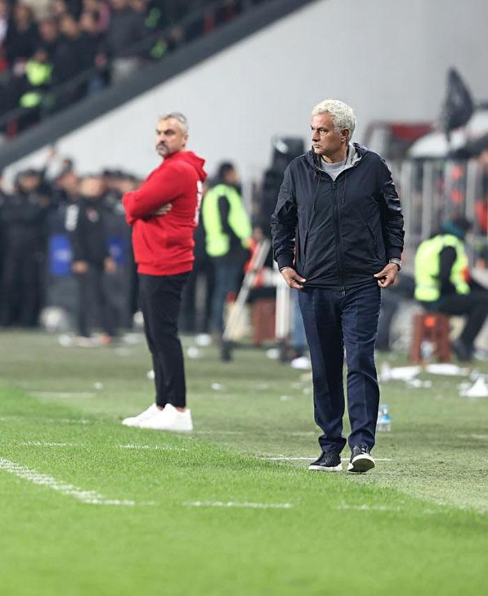 Fenerbahçenin Samsun maçı sonrası bomba sözler İsmail Kartaldan özür dilemek için kuyruğa gireceğiz