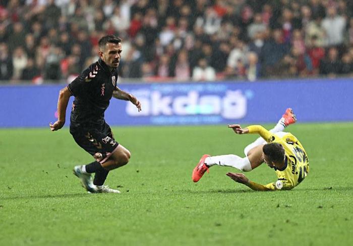 Fenerbahçenin Samsun maçı sonrası bomba sözler İsmail Kartaldan özür dilemek için kuyruğa gireceğiz