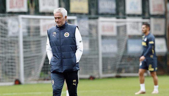 Erik ten Hagdan beklenmedik Mourinho açıklaması: Manchester United 7 eksikle geliyor