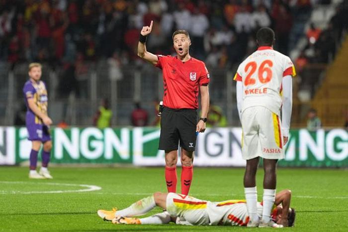 Eyüpspor - Göztepe | Turgut Doman