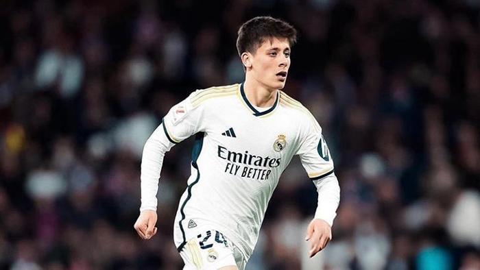 Yılın transfer haberi: Dünya devi, Real Madridde süre alamayan Arda Gülerin peşinde