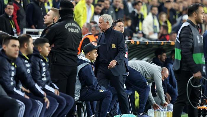 DAILY MAIL: MOURINHONUN İKİ YÜZLÜ OLDUĞU SÖYLENİR