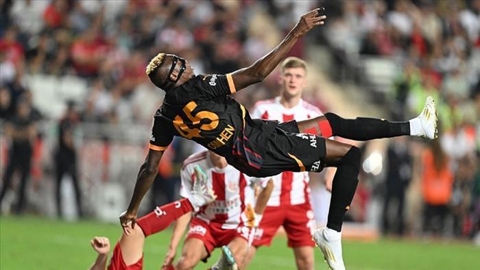 Okan Buruka baba diyor Icardiye komşu oluyor Galatasarayda Osimhen gerçekleri, devre arasında transfer...