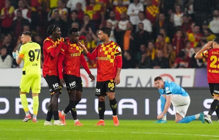 Trabzonsporun Göztepe yenilgisi sonrası sert sözler Şenol Güneşe saygın sonsuz ama...