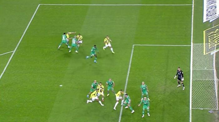 Trioda Fenerbahçe - Bodrum FK maçının tartışmalı pozisyonları değerlendirildi: Penaltı beklenen anlar