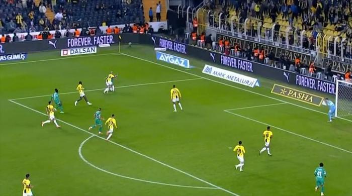 Trioda Fenerbahçe - Bodrum FK maçının tartışmalı pozisyonları değerlendirildi: Penaltı beklenen anlar