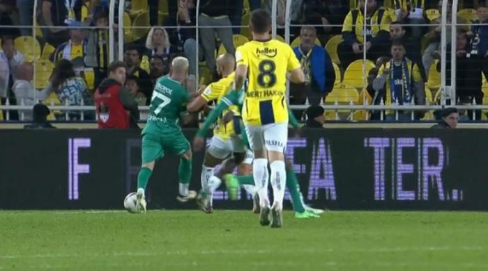 Trioda Fenerbahçe - Bodrum FK maçının tartışmalı pozisyonları değerlendirildi: Penaltı beklenen anlar