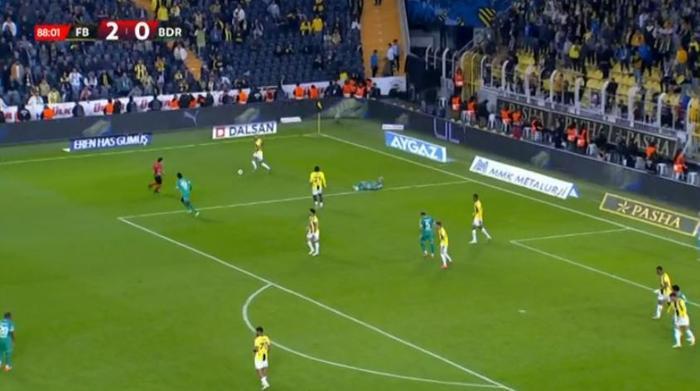 Trioda Fenerbahçe - Bodrum FK maçının tartışmalı pozisyonları değerlendirildi: Penaltı beklenen anlar