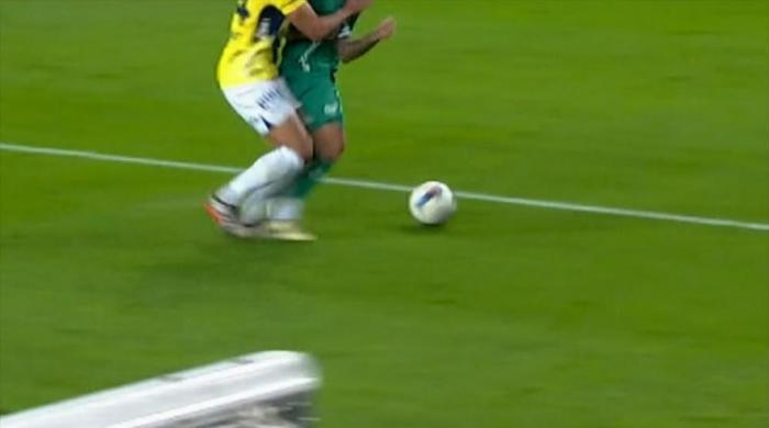 Trioda Fenerbahçe - Bodrum FK maçının tartışmalı pozisyonları değerlendirildi: Penaltı beklenen anlar