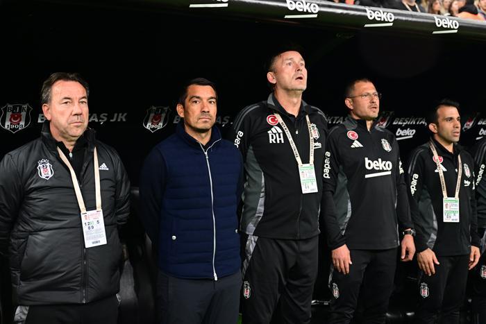 Beşiktaşın Kasımpaşa yenilgisi sonrası Nihat Kahveci yerden yere vurdu Kafası yok sahada beyni yoktu