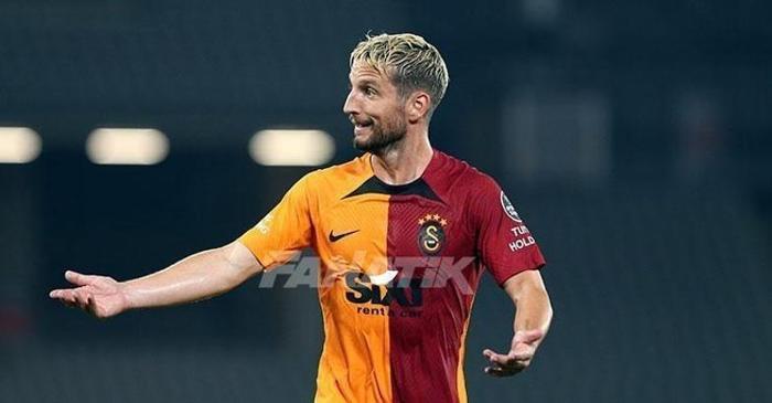 MERTENS YİNE KULÜBEDE