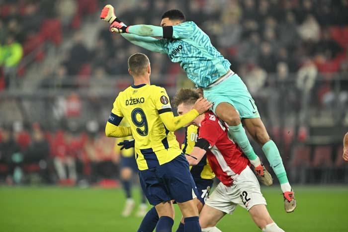 Nihat Kahveciden Fenerbahçe ve Galatasarayın maçlarını değerlendirdi Mourinho isyanı Taraftara sabırlar diliyorum