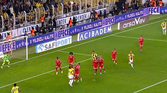 Trioda Fenerbahçe - Sivasspor maçının tartışmalı pozisyonları değerlendirildi: İptali beklenen goller, verilen penaltı...