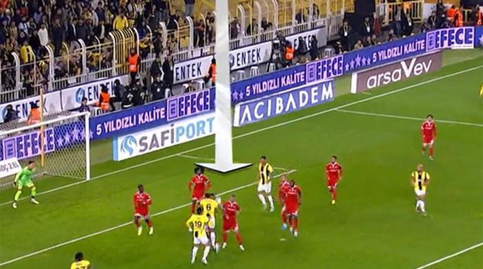 Trioda Fenerbahçe - Sivasspor maçının tartışmalı pozisyonları değerlendirildi: İptali beklenen goller, verilen penaltı...