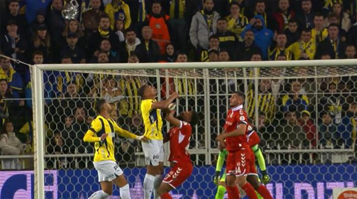 Trioda Fenerbahçe - Sivasspor maçının tartışmalı pozisyonları değerlendirildi: İptali beklenen goller, verilen penaltı...