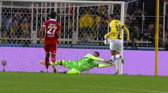 Trioda Fenerbahçe - Sivasspor maçının tartışmalı pozisyonları değerlendirildi: İptali beklenen goller, verilen penaltı...
