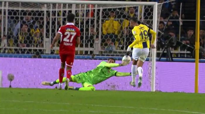 Trioda Fenerbahçe - Sivasspor maçının tartışmalı pozisyonları değerlendirildi: İptali beklenen goller, verilen penaltı...