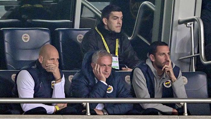 JOSE MOURİNHO KULÜBEDE YER ALAMADI