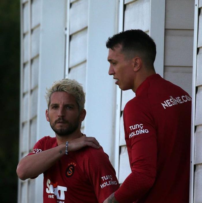 Galatasarayda flaş Muslera ve Mertens kararı Ayrılık çanları şimdiden çalıyor