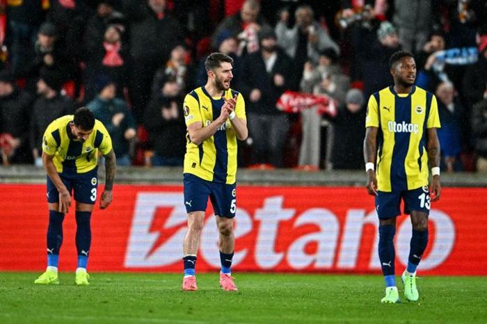 Slavia Prag galibiyetinin ardından Fenerbahçede dikkat çeken sözler Önce felaket sonra bayram Kalite farkı...