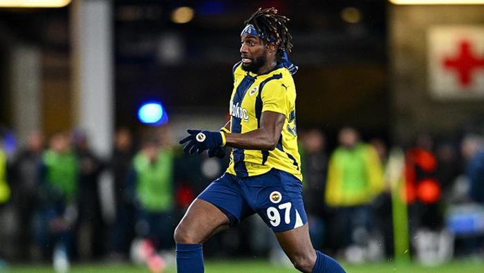 MAXIMINİN KULAĞININ ÇEKİLMESİ GEREK