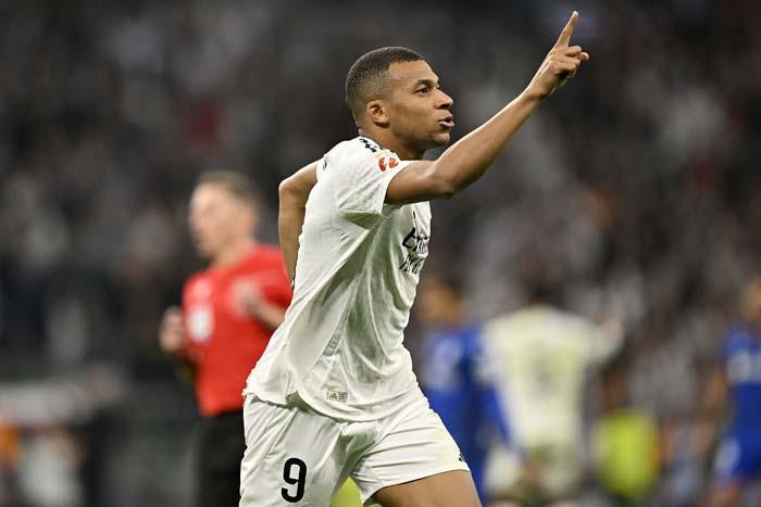 Real Madride transfer olarak hayatının hatasını yaptı Mbappeyi yerden yere vurdu