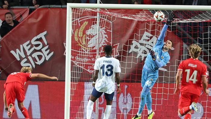 Her maç 15 dakika... Fenerbahçenin Hırvat kalecisi Livakovicten itiraf: Üzerimizde baskı var