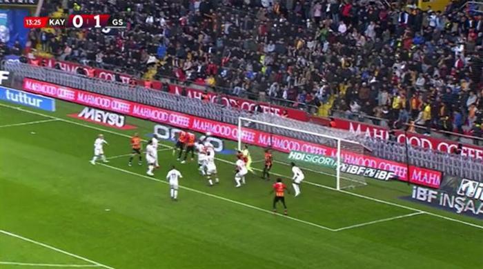 Trioda Kayserispor - Galatasaray maçının tartışmalı pozisyonları değerlendirildi: Verilen penaltı kararı, golde ihlal şüphesi...