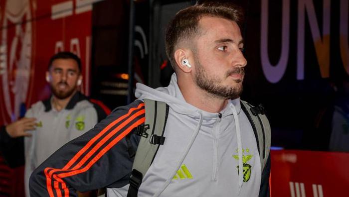 Kerem Aktürkoğlu kulübede küplere bindi Oyundan alınınca adeta çıldırdı: Sporting-Benfica maçı alev aldı