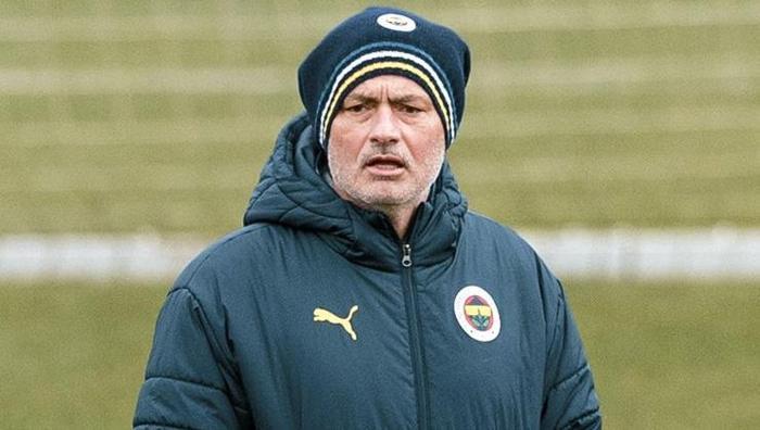 Ayrılmalıydım, hatalıyım Jose Mourinhodan olay itiraf: Avrupada geçmişi olmayan bir kulüp