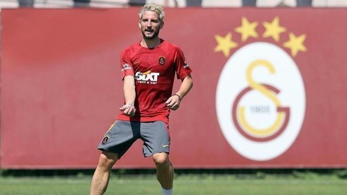 Galatasaraylı Mertense yakın çevresinden tam saha pres Eşinden imalı sözler