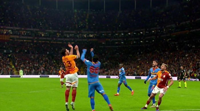 Trioda Galatasaray - Göztepe maçının tartışmalı pozisyonları: VAR müdahale etmeliydi, tartışmasız penaltı